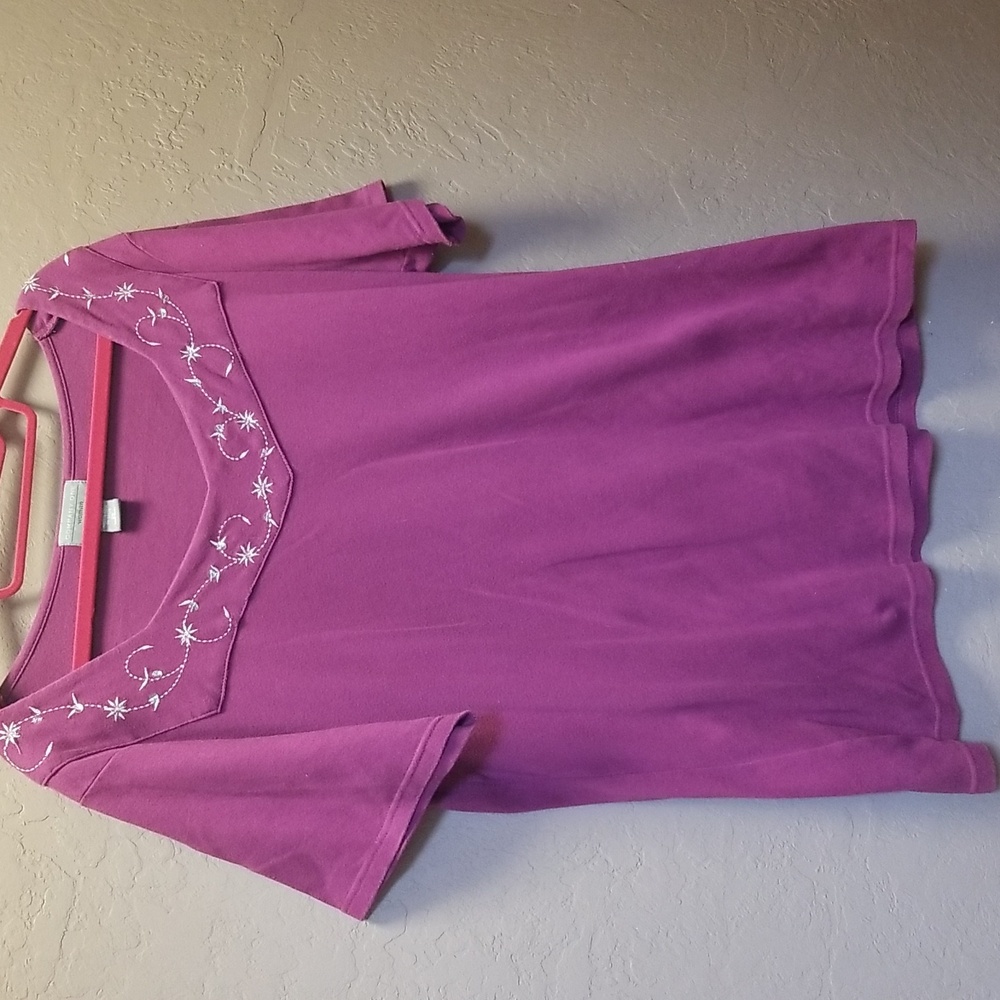 COMPANY ONE Woman Sz 2X Raspberry Color Short Sleeve Tee EUC, CL#69